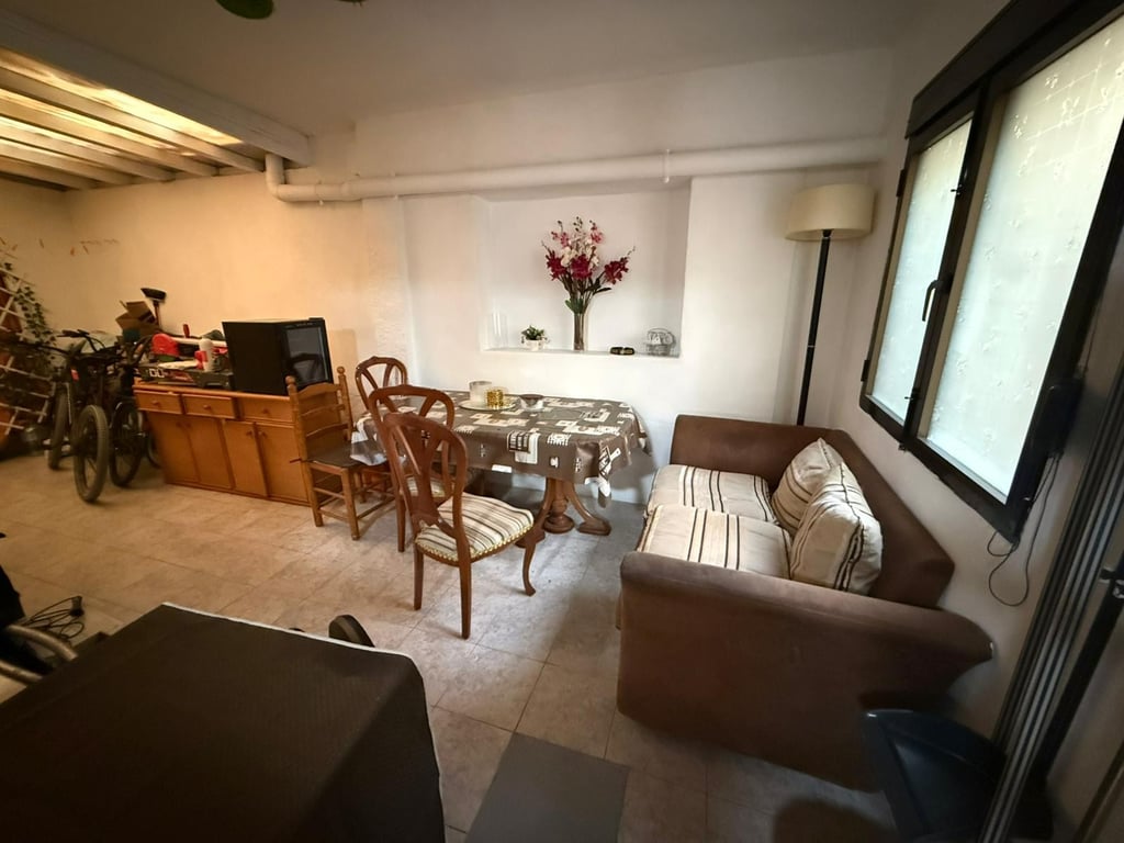 Property #RH21180 - 10