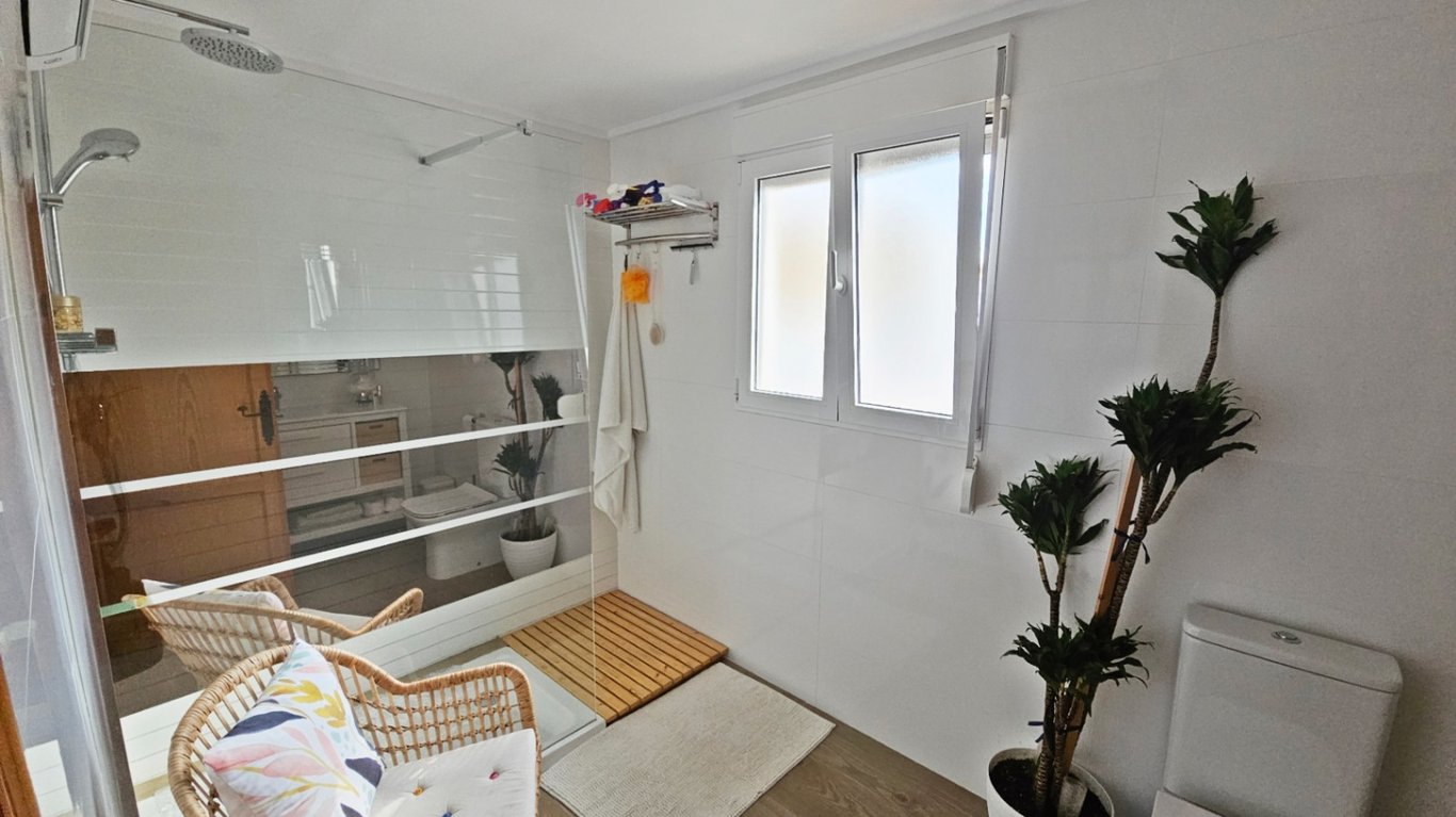 Casa de poble a Pego amb un gran pati - 17