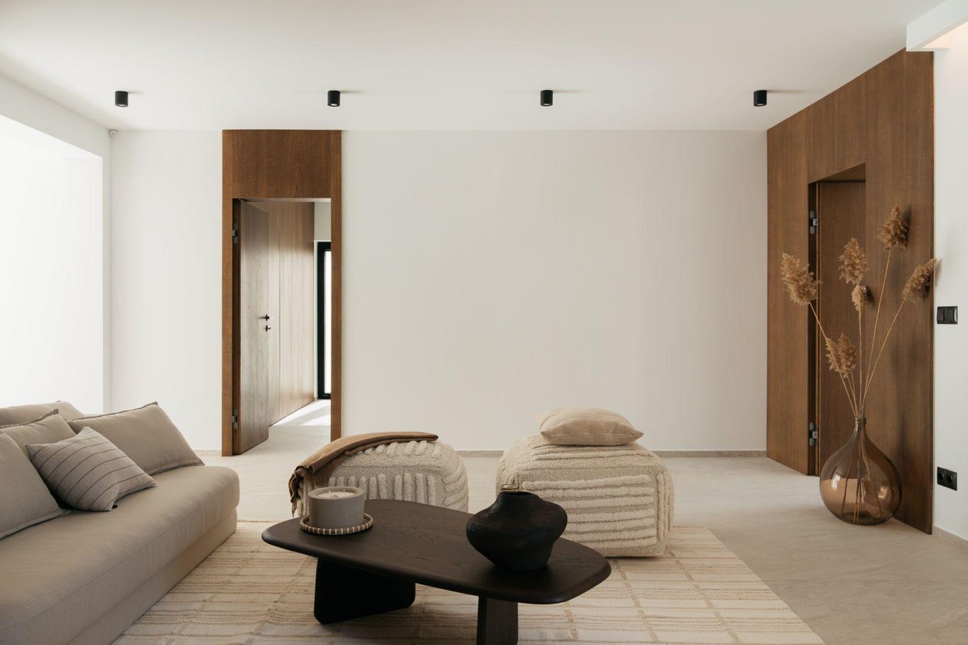 Elegant Fully Refurbished Villa — 412 m², 5 Bedrooms, Pool (5 mins to Moraira)