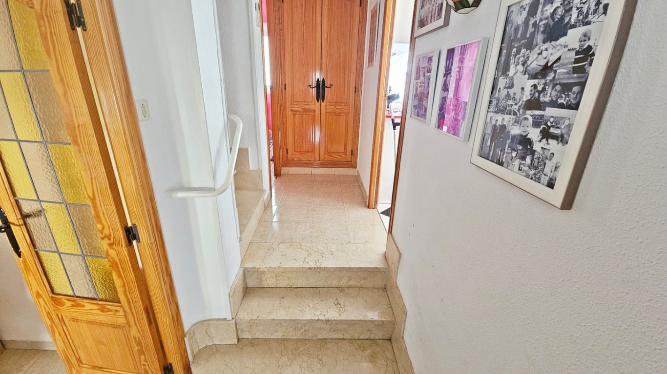 Casa de poble a Pego amb un gran pati - 9