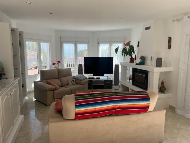 Lujoso Chalet con parcela amplia en venta en Denia - 8