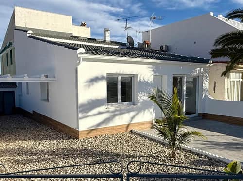 Volledig gerenoveerde bungalow met 3 slaapkamers en bergzicht in Ciudad Quesada — foto 28