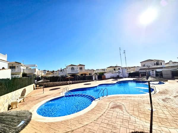 Rijwoning met 2 slaapkamers in Punta Prima