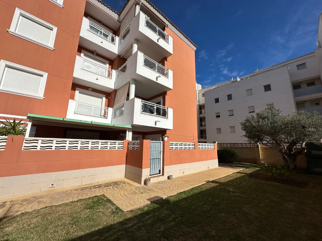Apartamento en Denia en planta baja de 2 dormitorios y terraza privada en venta - 5