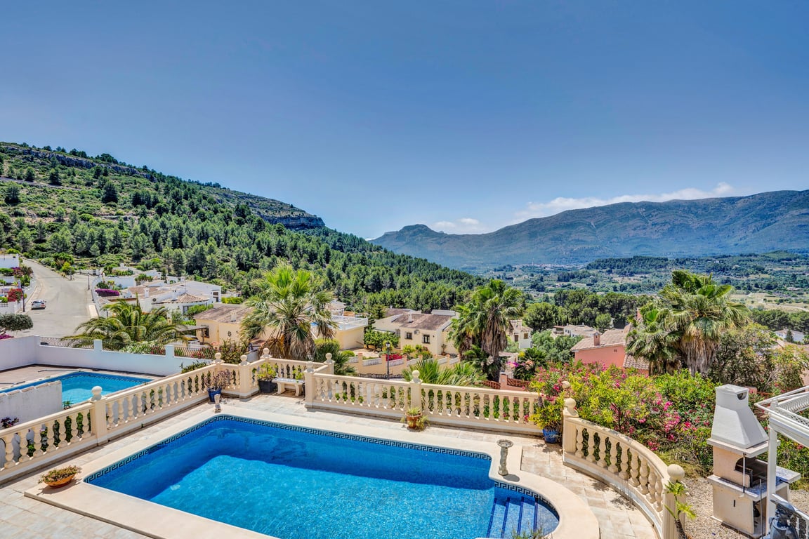 5-bed Villa in Murla photo 2