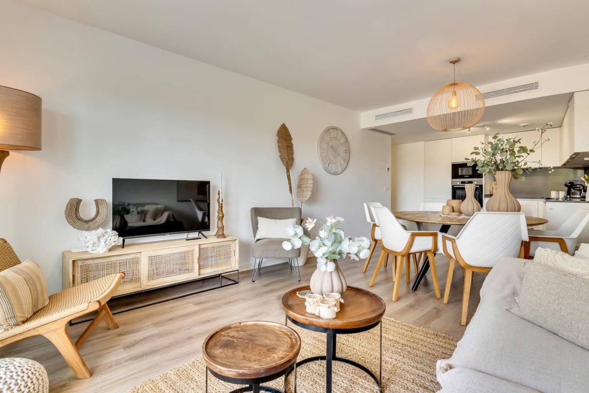 Moderno y elegante apartamento orientado al Sur con piscina, en Jávea - 12