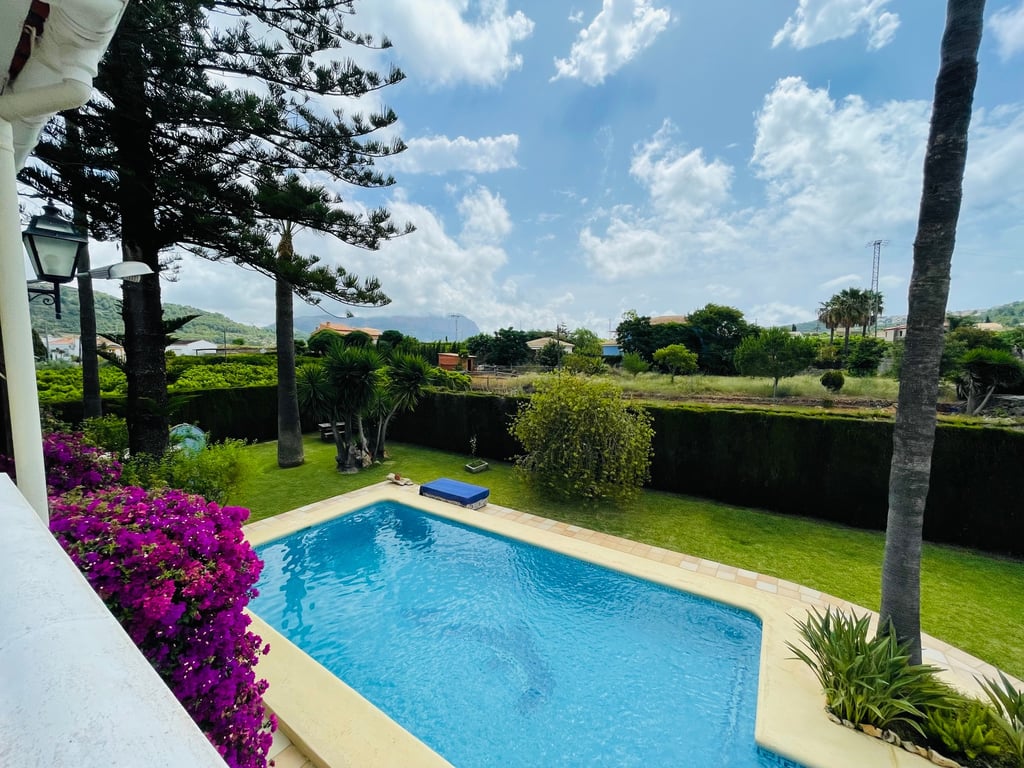 Pedreguer. Casa de campo amplio con piscina en venta - 59