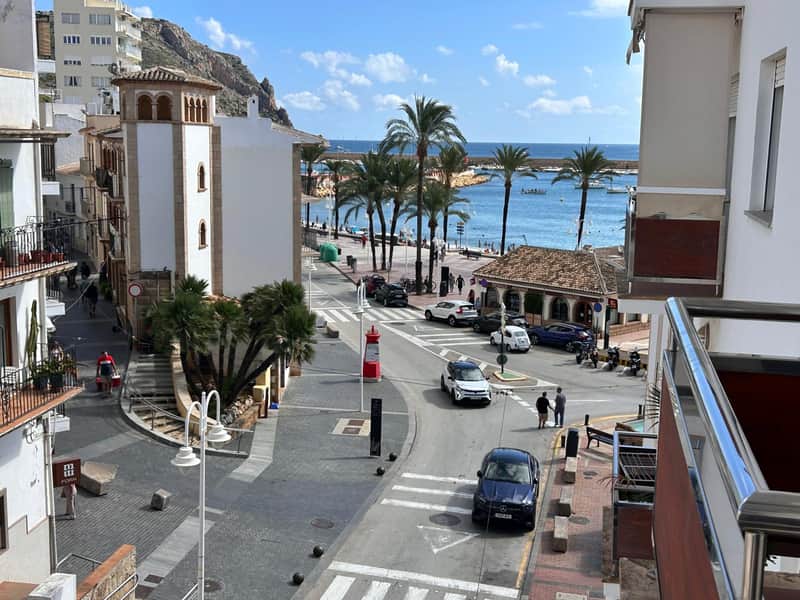 Ruim appartement met zeezicht in haven van Jávea
