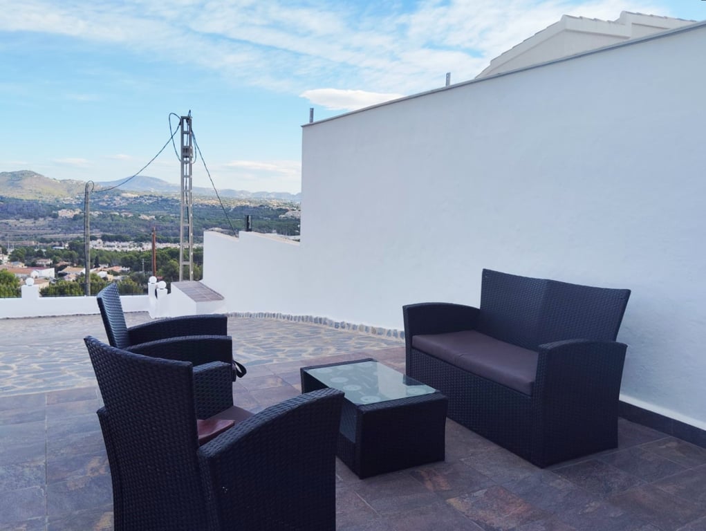 Villa en venta con 4 dormitorios y piscina en Calpe, con vistas al mar. - 31