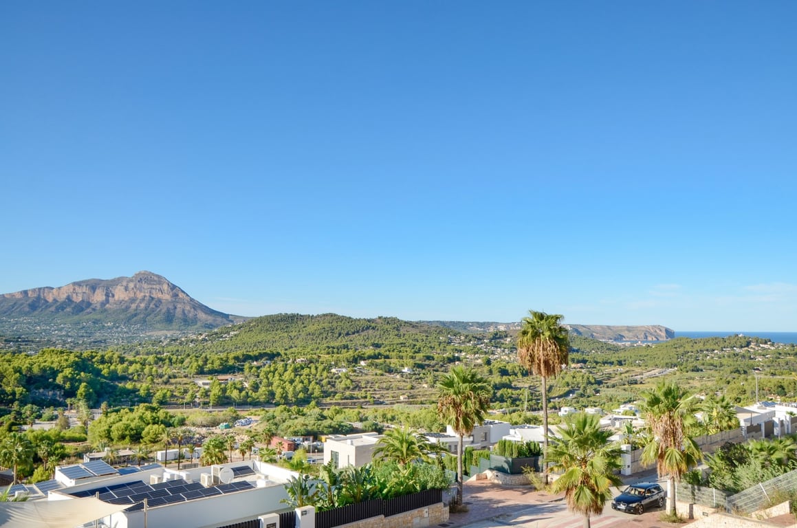 4-bed Villa in Jávea photo 8