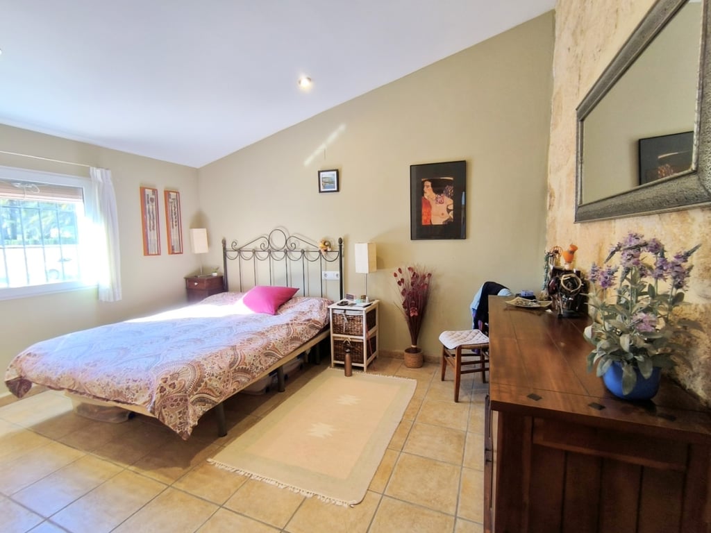 Vila en venda al cor del nucli antic de Jávea amb vistes al mar i parcel·la privada - 5