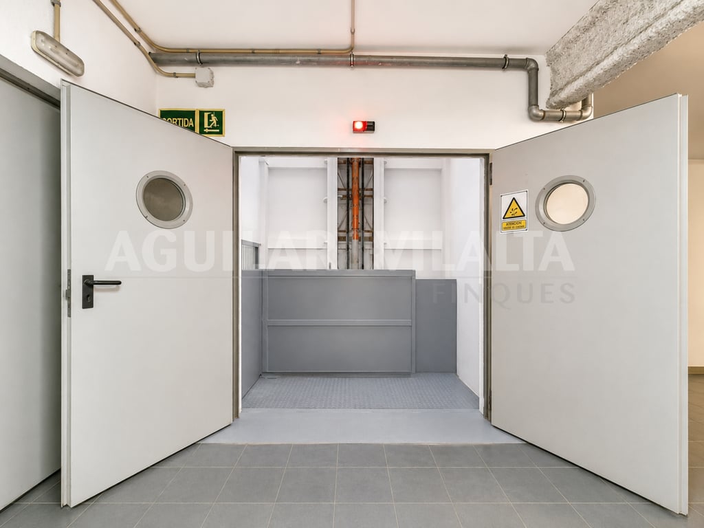 LOCAL COMERCIAL DE MÁS DE 500 M² EN EL CENTRO DE GRANOLLERS - 21