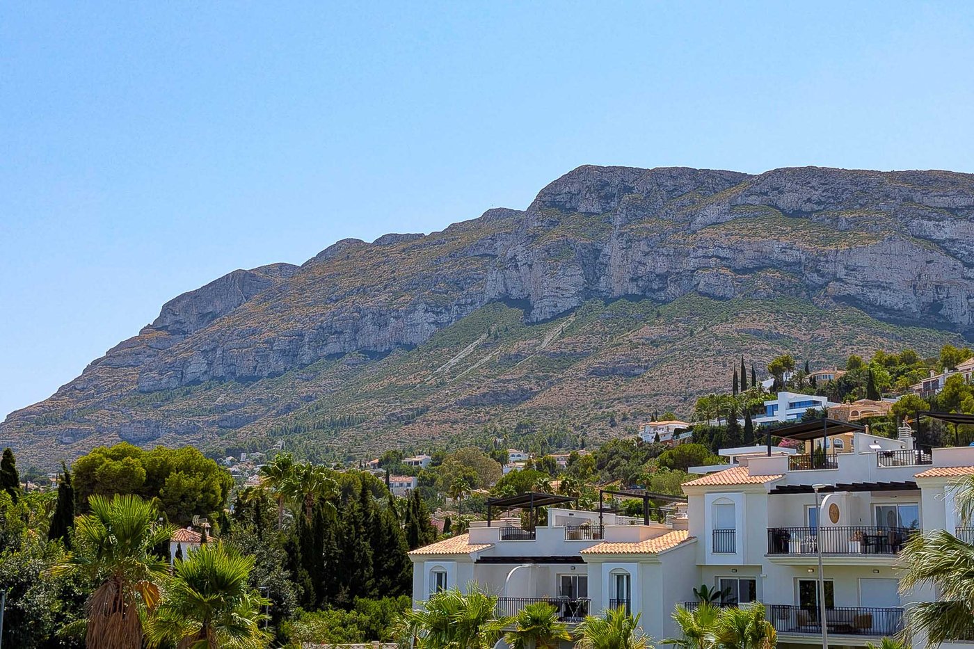 Bright 1-Bedroom New-Build Apartment with Terrace & Communal Pool in Dénia
