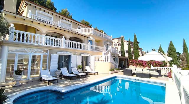 6-bed villa with garage in La Sella Golf Resort, 394m²