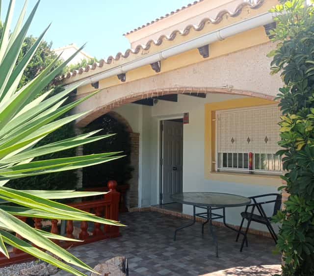 2-bed villa with pool in Polop, 88m²