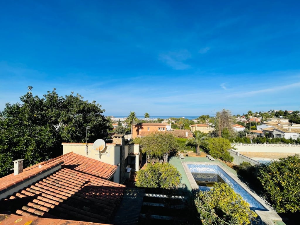 Denia. Chalet en buena área para reformar en venta - 38