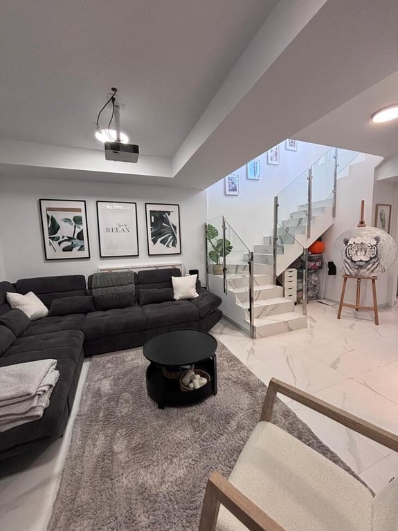 Property #RH21342 - 42