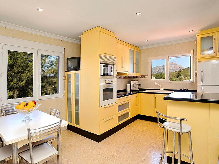 Amplia Villa Mediterránea con Potencial de Renovación Excepcional – Javea Golf - 6