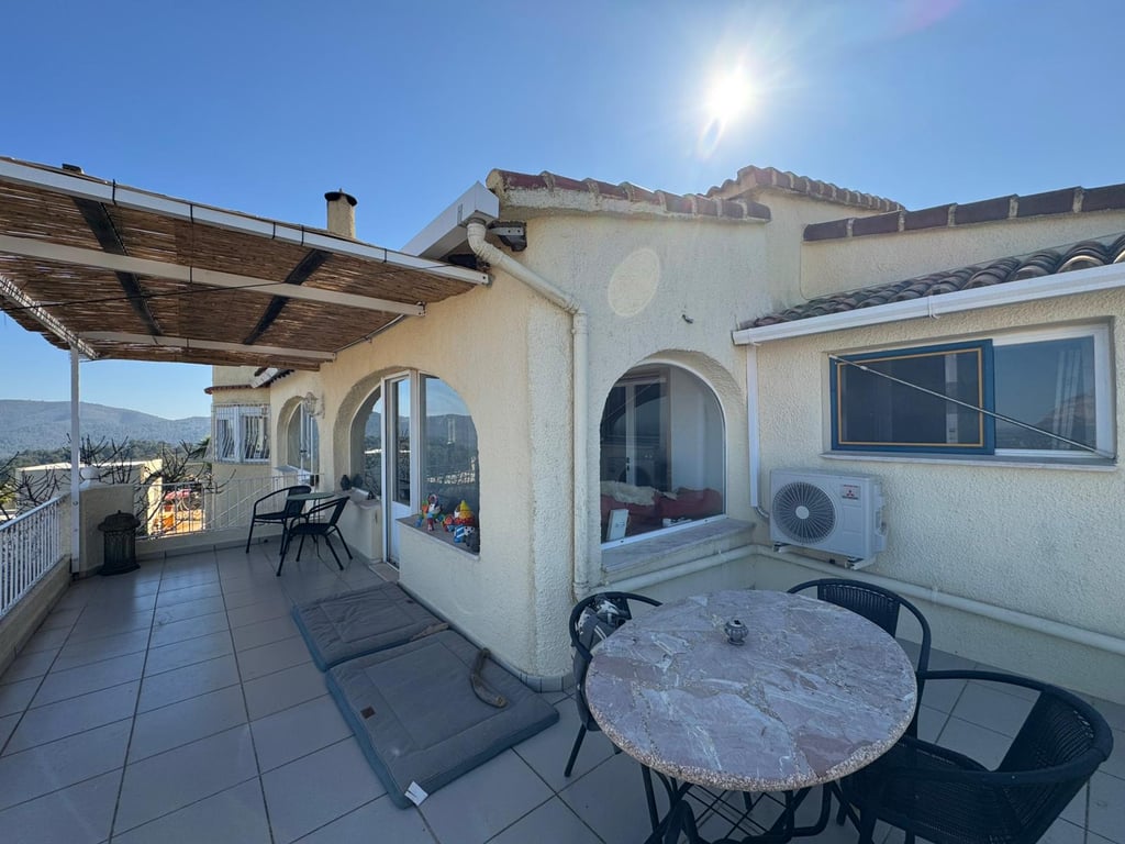 Villa espaciosa en Monte Pedreguer, Alicante - 8