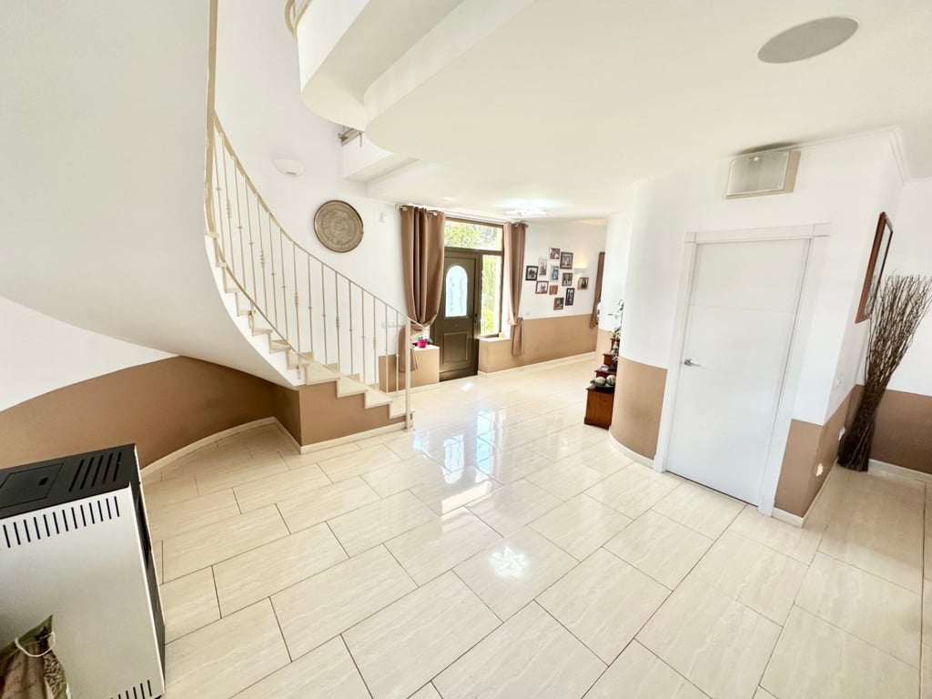 Tu oasis en Monte Pego: chalet con gran parcela, piscina y total privacidad - 16