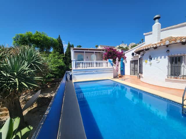 Villa con vistas al mar en Pego, 3 dorm., 145m²