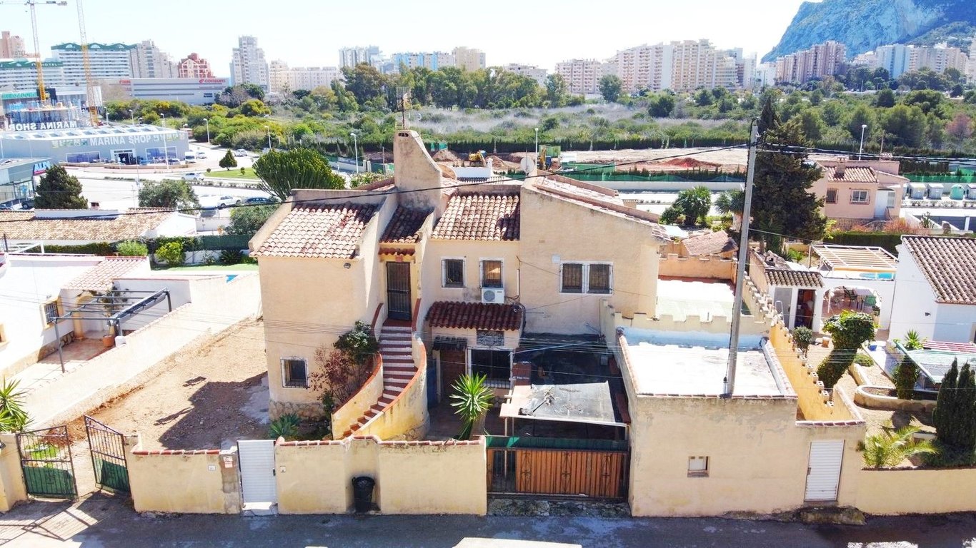 Oportunitat d'inversió: Villa per reformar a prop del mar a la Costa Blanca - 4
