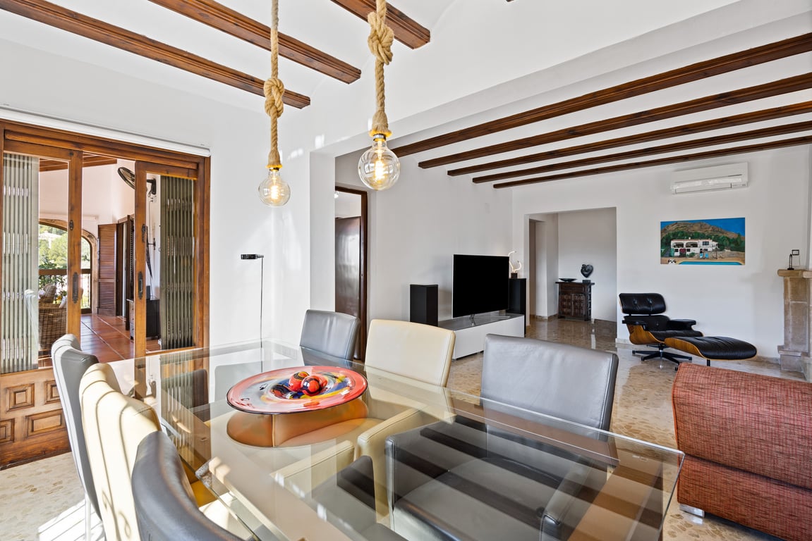 4-bed Villa in Jávea photo 12