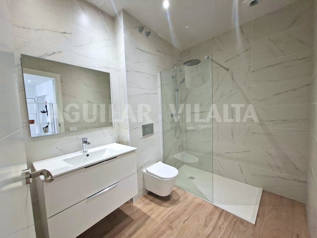 Planta baja totalmente reformada en el centro - 8
