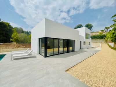 Property R4386580 0