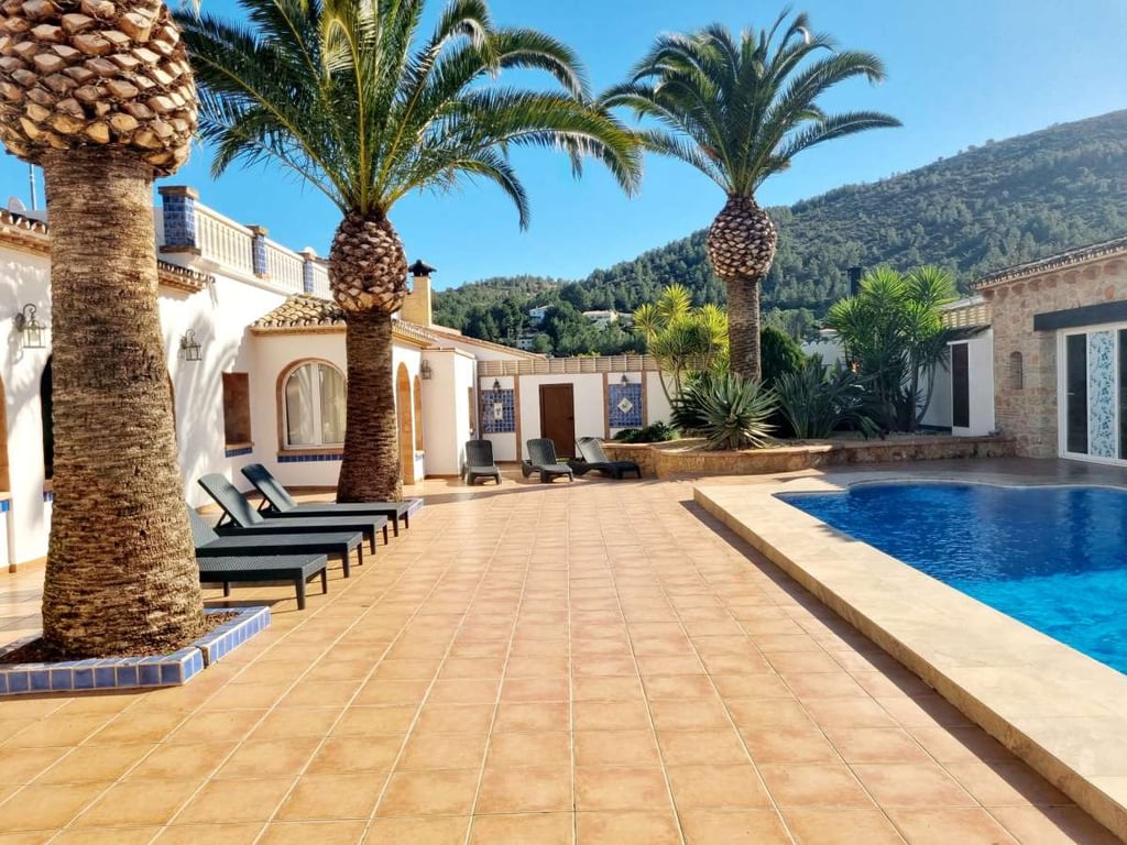 1 · Lliber ·  1.500.000€€ 1 · Lliber ·  1.500.000€€
