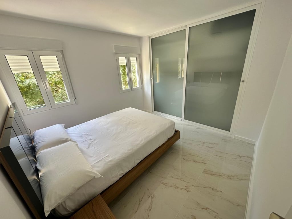 Piso renovado de 2 dormitorios en el centro de Denia - 6