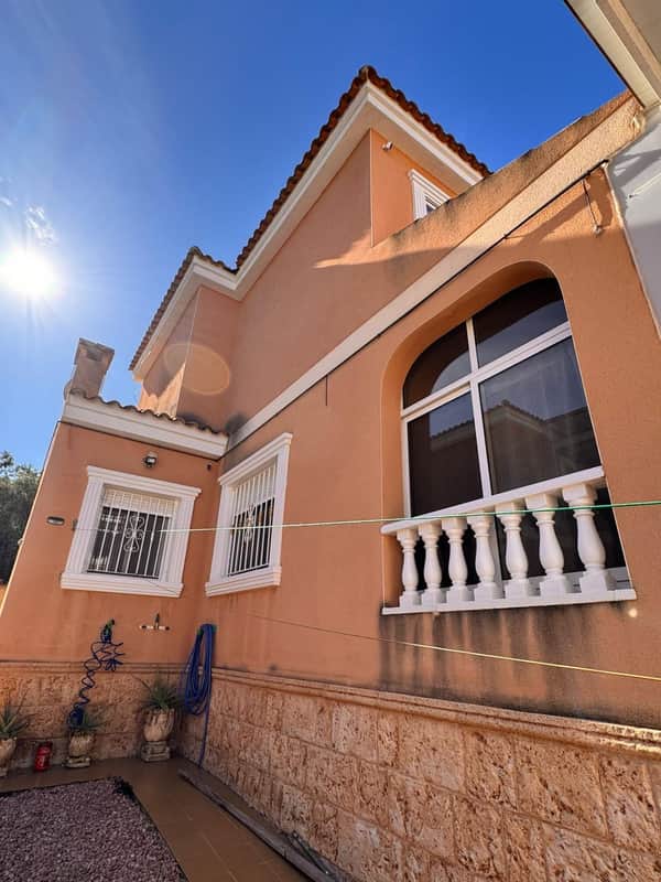 Villa met 4 slaapkamers in Cox