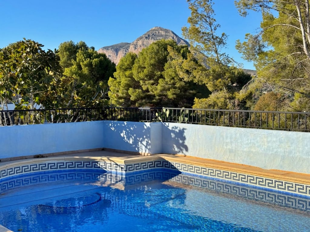 DHJV329 - Verkoop. Villa in Javea