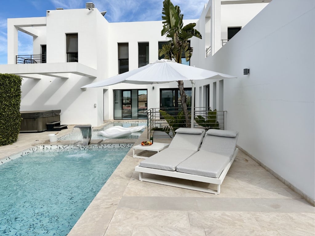 Villa de luxe avec spa privé et vues panoramiques sur la mer à Jávea