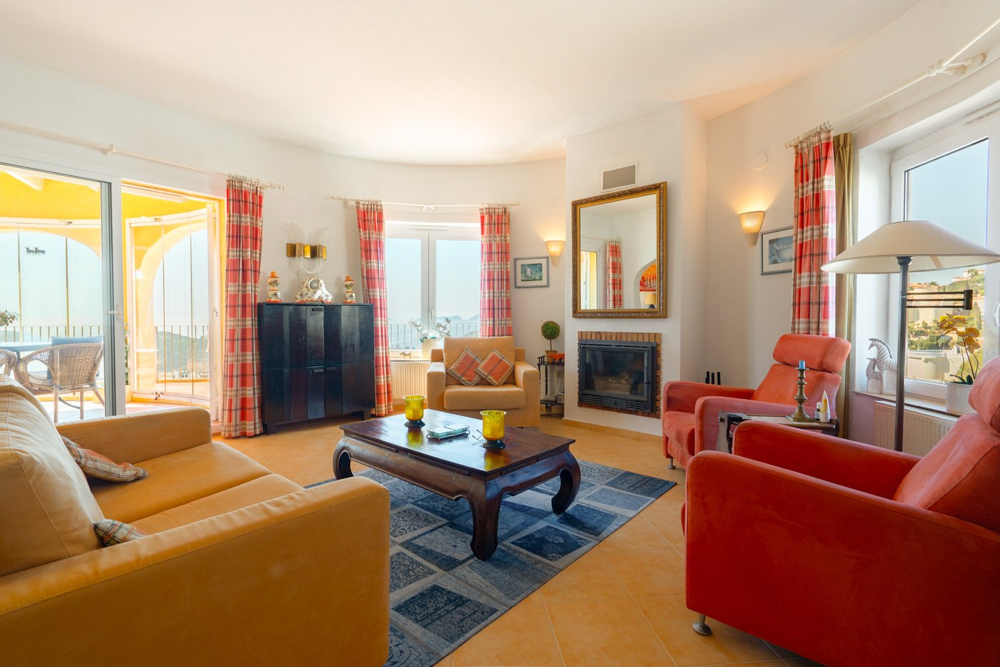 Traditional Villa with Guest Apartment and Panoramic Sea Views in Cumbre del Sol