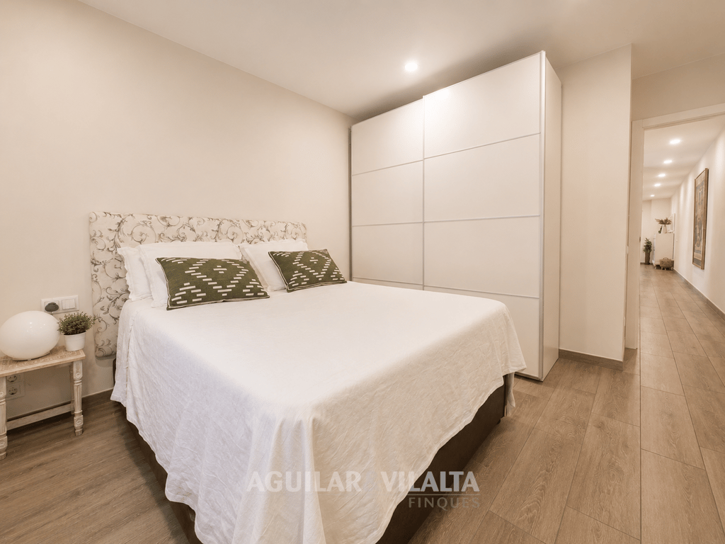 CASA UNFIMILIAR - 20