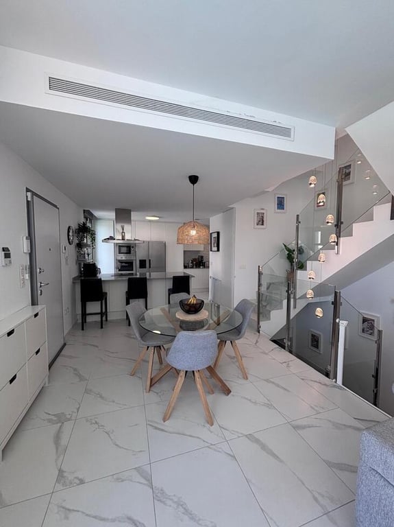 Property #RH21342 - 13