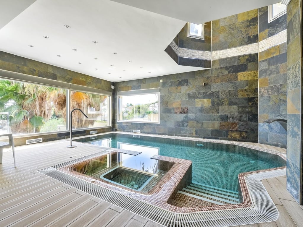 Property #RH20580 - 24