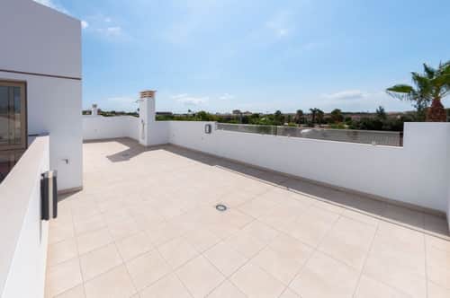 Nieuwbouwvilla met privézwembad en tuin op 900 meter van het strand in Los Alcázares — foto 15