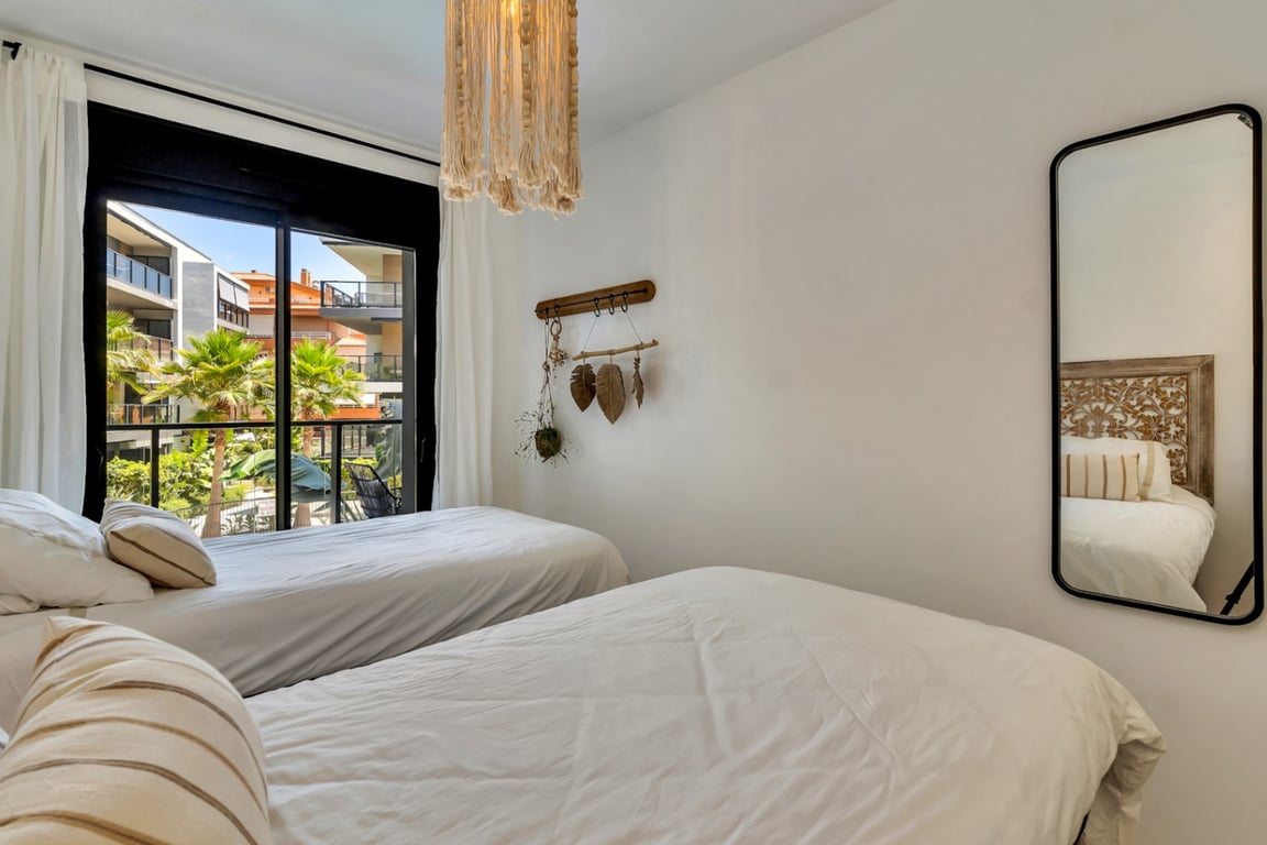 Moderno y elegante apartamento orientado al Sur con piscina, en Jávea - 20