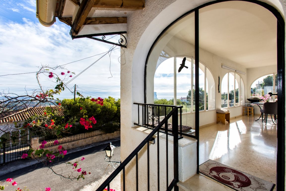 Villa con vistas al mar y terreno adicional en venta en Calpe - 5
