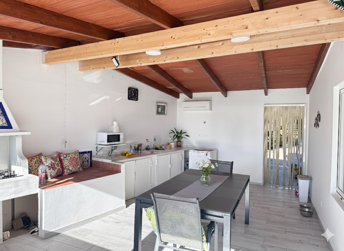 Villa de 3 dormitorios con vistas al mar en La Camarrocha, Moraira