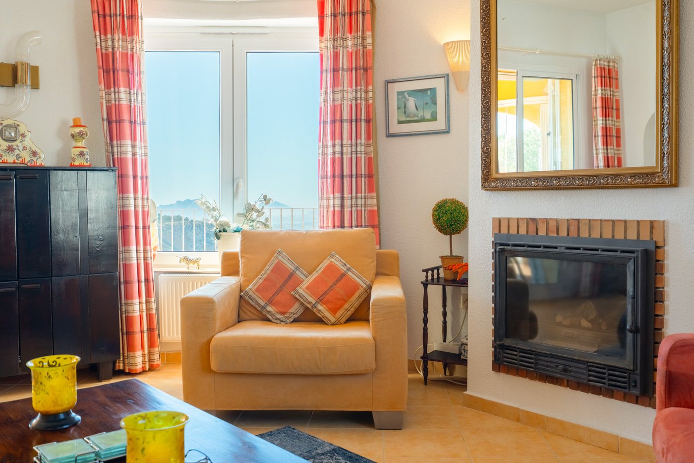 Traditional Villa with Guest Apartment and Panoramic Sea Views in Cumbre del Sol