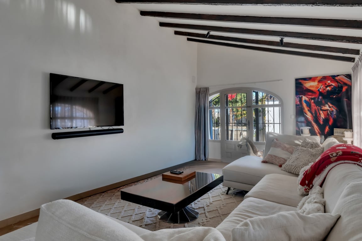 Exclusiva finca completamente reformada con gran parcela de 11.367 m2 - 19