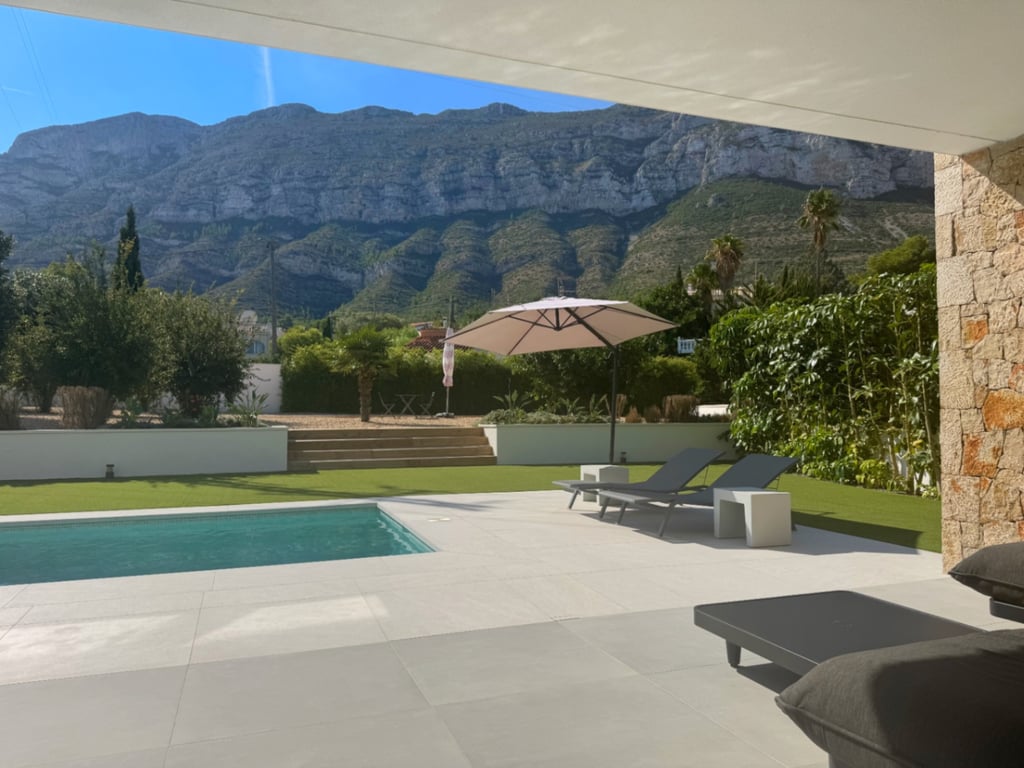 Chalet con vistas al Montgó, eficiencia energética A y piscina climatizada – Denia - 25
