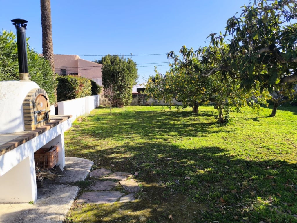 Villa en venta en el corazón del casco antiguo de Jávea con vistas al mar y parcela privada - 17
