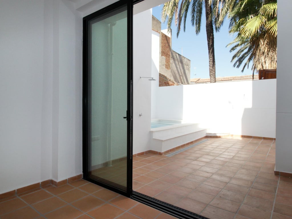 Casa de pueblo de estilo mediterráneo cerca del mar - 2