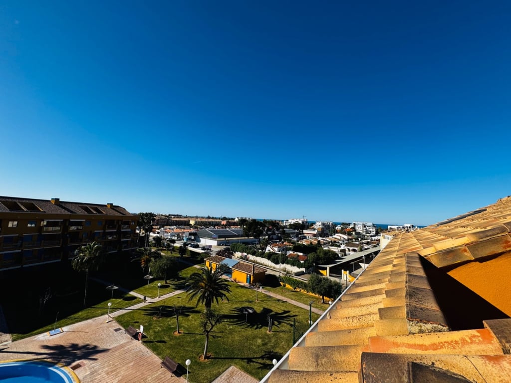 Ático  dúplex de 4 habitaciones en Marinas Km1-Zona Club de Tenis - 31