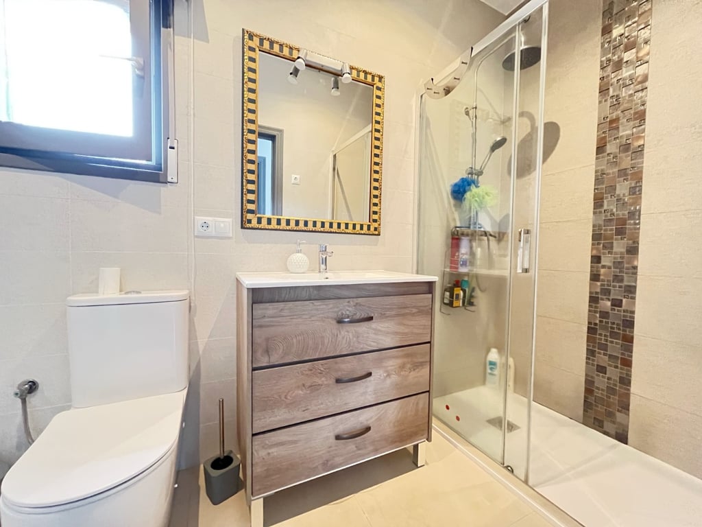 Property #RH20363 - 16