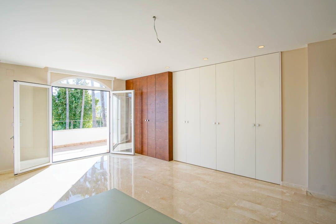 Property #RH21270 - 24